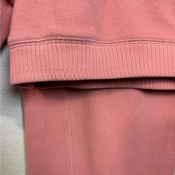 Tommy Bahama Athleisure Ribbed 100% Cotton Coral Knit 3/4 Top and Cropped Pants. - Picture 3 of 16